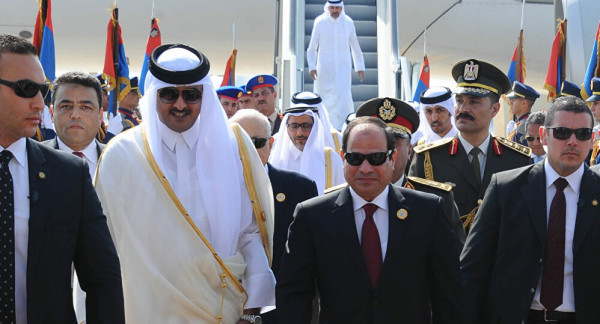 الأمير تميم يتلقى رسالة من الرئيس السيسي