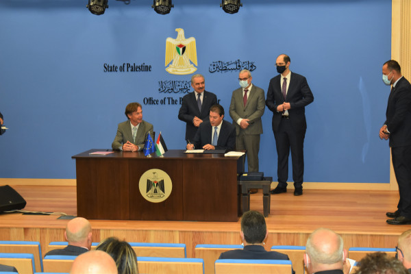 بنك الاستثمار الأوروبي والبنك الوطني يتعاونان لتسريع تعافي المشاريع الصغيرة والمتوسطة من آثار (كورونا)