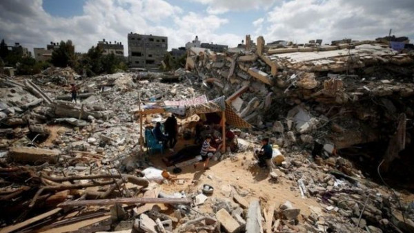 (أكسيوس) عن مسؤولين إسرائيليين وغربيين: إسرائيل تهدد بوقف عملية إعادة إعمار غزة