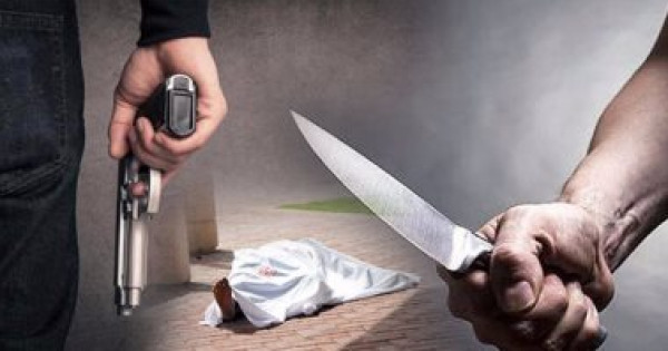 بحجة جريمة شرف.. رجل يقتل ابنته بمساعدة أبنائه أمام العامة ويفر بالهروب