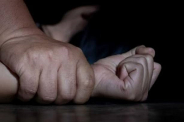 مستغلًا وقت الصلاة.. أربعيني يغتصب سيدة بكماء ويوجه التهمة لها