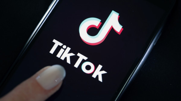 تطبيق (تيك توك) يبيع هذه التقنية لمن يريد.. تعرف عليها