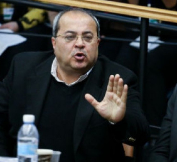 إثر وعكة صحية.. نقل أحمد الطيبي إلى مستشفى هداسا في القدس
