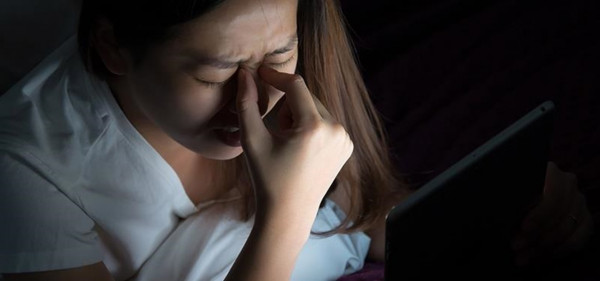 كيف تقوم بتشغيل الإضاءة التلقائي على جهازي أيفون وأيباد؟