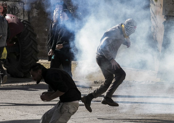 قلقيلية: إصابات بالاختناق جراء قمع الاحتلال مسيرة كفر قدوم الأسبوعية