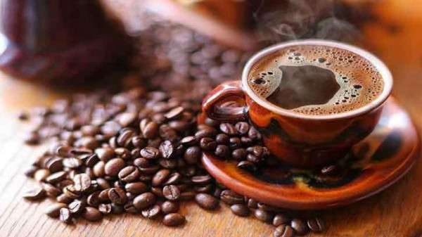 لتشعر بالمزيد من اليقظة.. متى يجب عليك أن تشرب القهوة؟