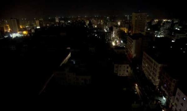 الصليب الأحمر: 80% من سكان قطاع غزة يعانون من عدم توفر الكهرباء ببيوتهم