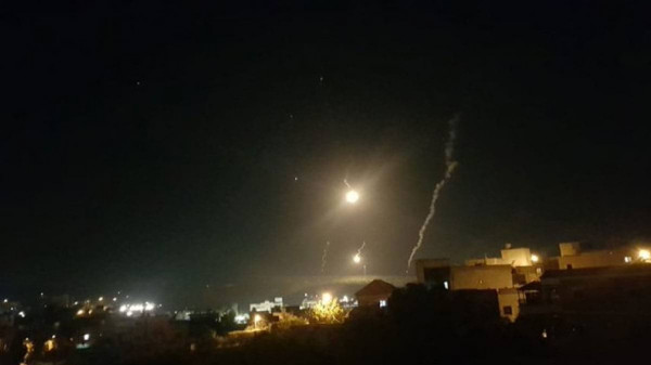 الجيش الإسرائيلي يطلق قنابل ضوئية فوق بلدة الغجر اللبنانية