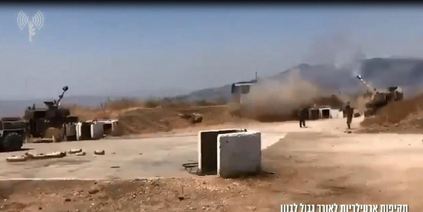 شاهد: لحظة قصف مدفعية الاحتلال الإسرائيلي عند الحدود اللبنانية