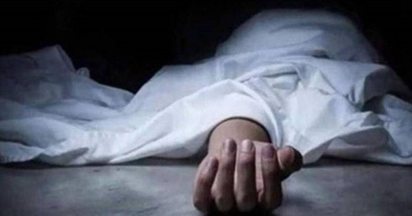 لهذا السبب.. شاب يطعن فتاة بداخل مول ويفر بالهروب