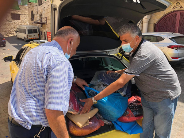 المباشرة في توزيع حقائب حملة الحقيبة الخيرية للفئات المستهدفة