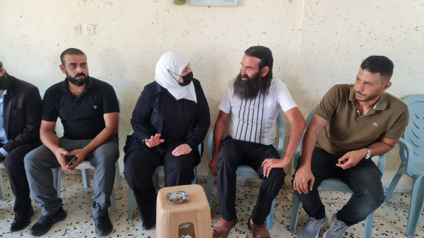 غنام تقدم واجب العزاء بشهداء جنين