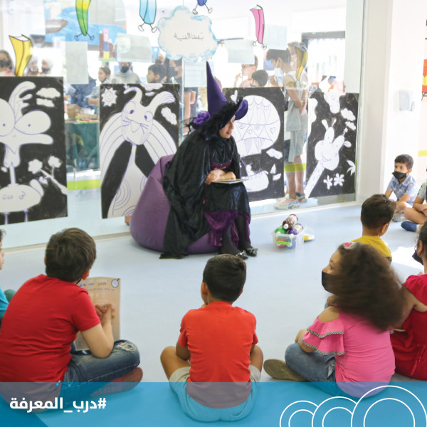 افتتاح معرض الأعمال الحرفية للمشاركين بالنادي الصيفي بمكتبة درب المعرفة بـ " شومان"