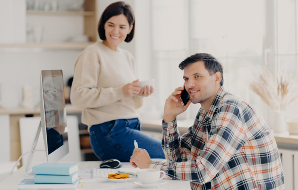 كيف تحمي زواجك من أخطار التكنولوجيا؟