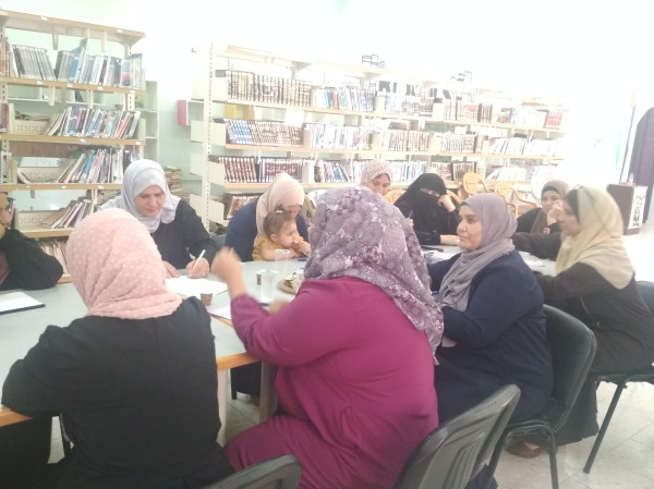 المركز الفلسطيني ينفذ ورشة عمل حول دور النساء في عمليات التخطيط