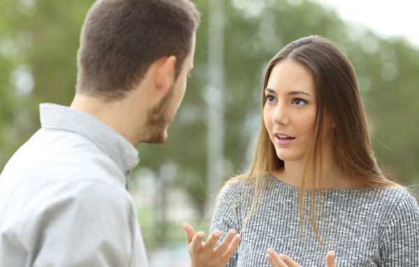 هذه الأكاذيب تسلب منكِ سعادتك الزوجية.. احذري منها
