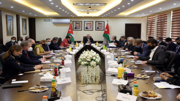 الأردن: وزير التخطيط يطلع سفراء الدول المانحة على برنامج عمل الحكومة الاقتصادي