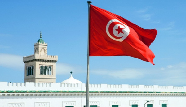 تونس: 5 أحزاب ترفض دعوات تعليق الدستور