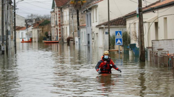شاهد: فيضانات عارمة تجتاح عدة مدن في جنوب فرنسا