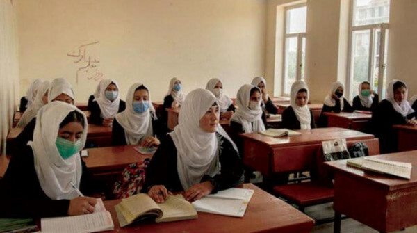 (طالبان): السماح بعودة الفتيات إلى المدارس في أقرب وقت