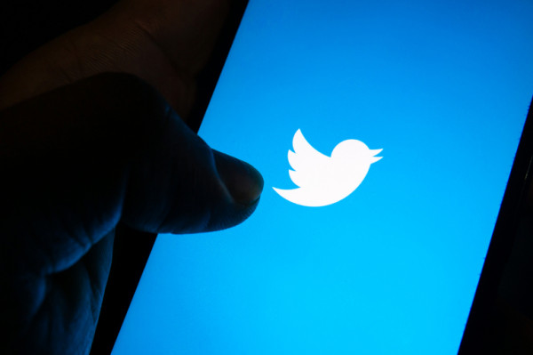 (تويتر) يبحث إضافة ميزتين للتحكم فى الردود على التغريدات.. تعرف عليهما