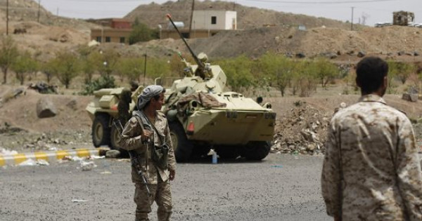 مقتل وإصابة العشرات في معارك عنيفة بين الحوثيين والجيش اليمني في مأرب