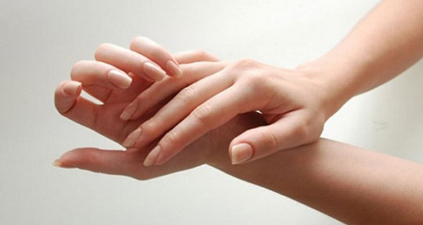 احذر.. هذه العلامات على اليد تكشف إصابتك بارتفاع خطير للكوليسترول
