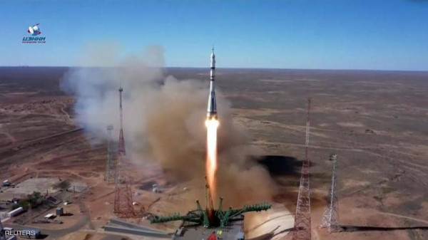 طاقم سينمائي روسي ينطلق إلى الفضاء لإنتاج أول فيلم في المدار