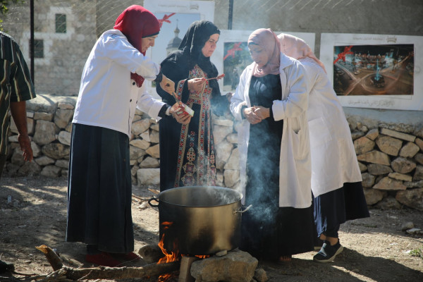 بلدية الخليل تحيي يوم التراث الفلسطيني في مقرها بالبلدة القديمة