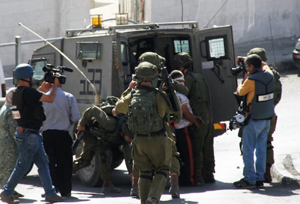 الاحتلال يعتقل ثلاثة مواطنين من رام الله
