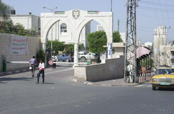 بلدية غزة تشرع بتعبيد امتداد شارع الجزائر خلف الجامعة الإسلامية