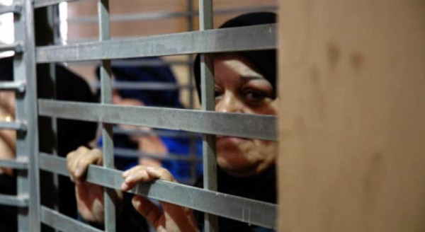 ثلاث أسيرات يعلنّ الإضراب عن الطعام في سجون الاحتلال