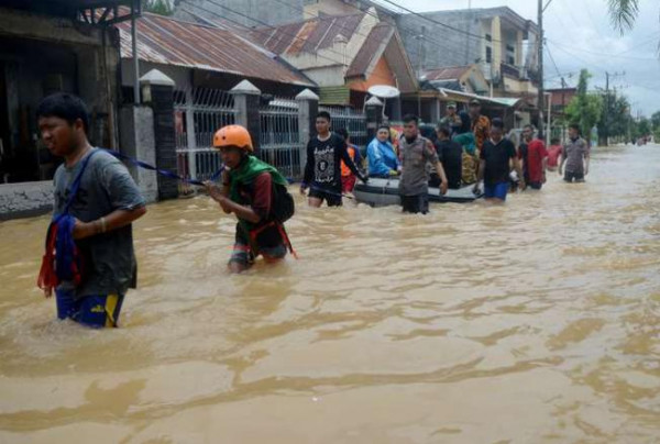 مصرع 116 شخصًا وفقدان العشرات جراء الفيضانات في الهند ونيبال