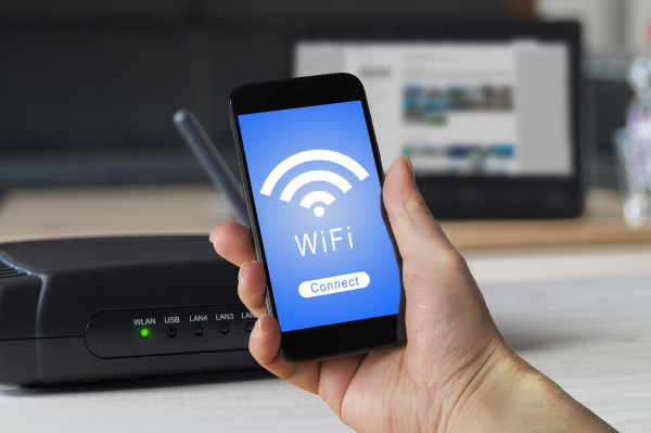 كيفية استخدام مكالمات (Wi-Fi) دون الحاجة لإشارة هاتف