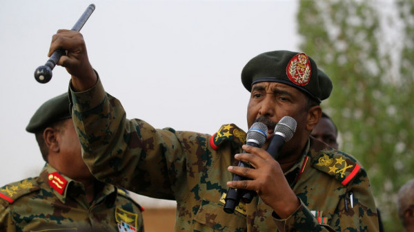 "إعلان حالة الطوارئ".. البرهان يعلن حل مجلس السيادة الانتقالي ومجلس الوزراء في السودان