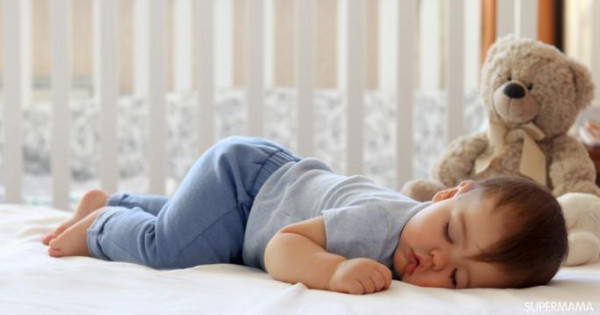 كم مدة الفترة التي ينامها الرضيع بدون رضاعة؟