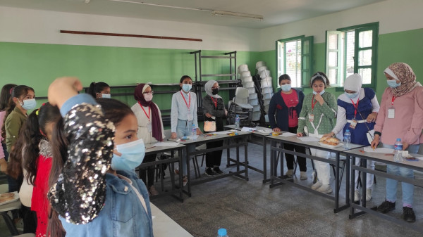وفد من تعليم شمال غزة يتفقد مخيمات "رجعت الشتوية"