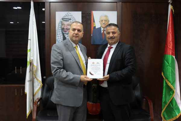 رئيس بلديـة بيتونيا يبحث مع رئيس الفلسطينية للإقراض الزراعي تعزيز التعاون المشترك