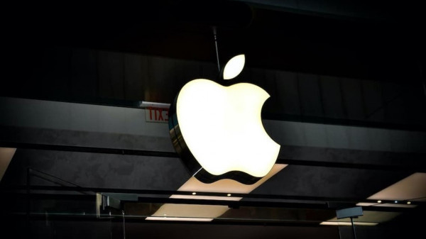 فيسبوك وتويتر وسناب شات يتكبدون خسائر بـ 10 مليارات دولار بسبب "آبل"