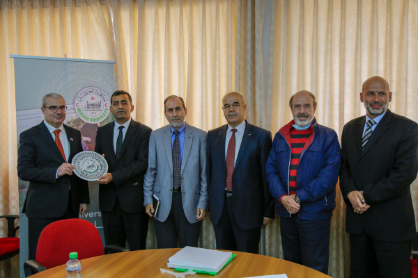 جامعة الخليل تستقبل محافظ سلطة النقد