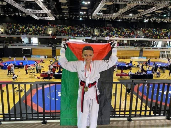 البطل الفلسطيني نور السويطي يفوز بالمركز الاول في بطولة بريطانيا الوطنية "للتايكوندوا"
