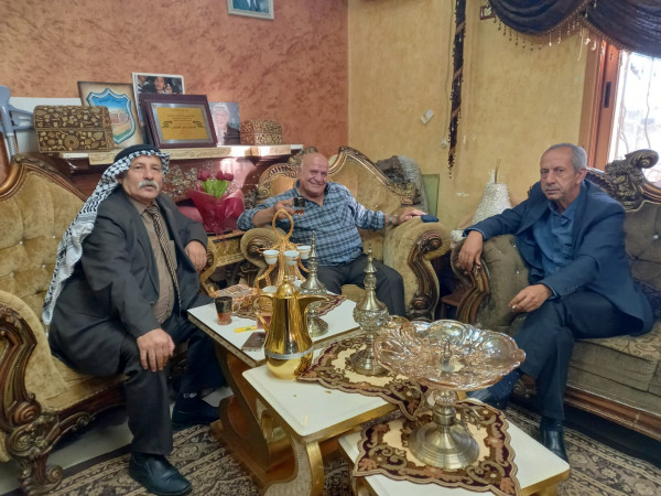 الخليل: لقاء بين اللجان الشعبية وحماية المستهلك والجبهة العربية الفلسطينية بشأن ارتفاع الأسعار
