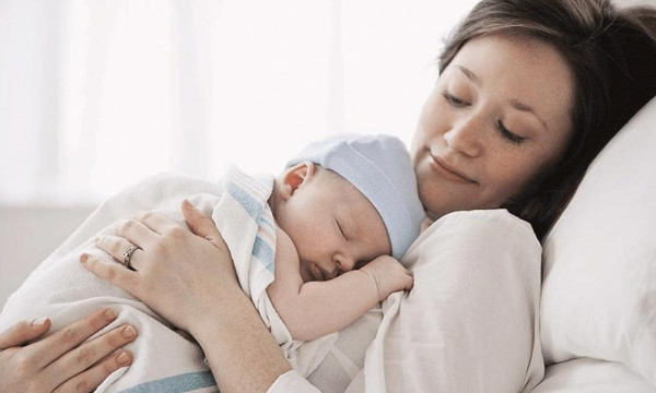 هل الرضاعة الطبيعية تحمي من سكري الحمل؟