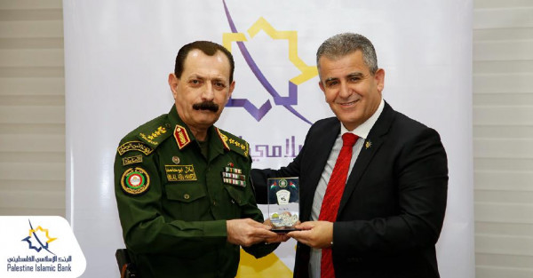 اللجنة العلمية في الأمن الوطني تكرم البنك الإسلامي الفلسطيني على جهوده