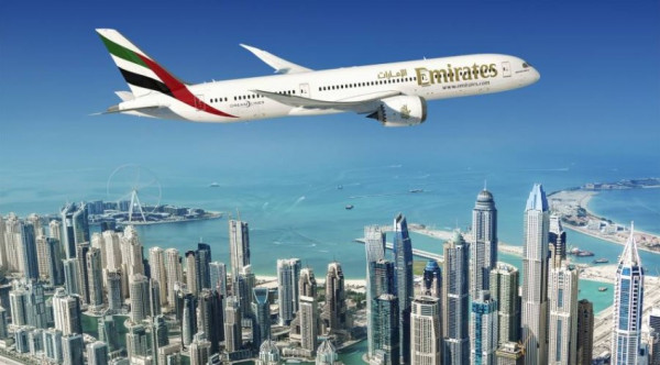 طائرات الإمارات والناقلات الإماراتية والقوات الجوية تفتتح العرض الجوي بمعرض دبي