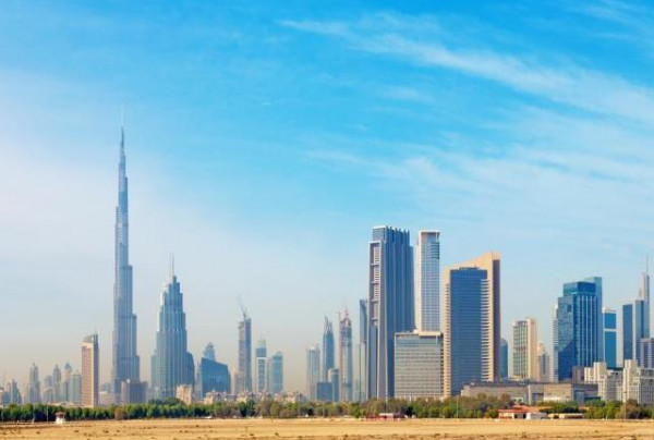 طيران الإمارات و"جي ئي أفييشن" تلتزمان ببرنامج تجريبي باستخدام وقود طيران مستدام