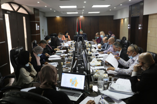 وزير الحكم المحلي يترأس الاجتماع الدوري لمجلس التنظيم الأعلى ويتخذ عدة قرارات