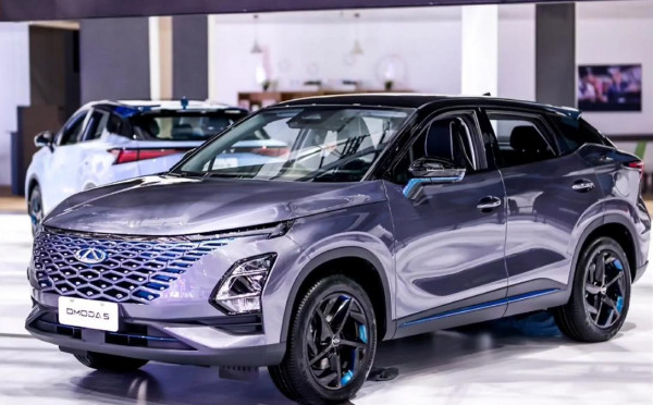 "Chery" تلفت الأنظار بسيارتها العصرية
