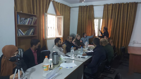 دائرة الشباب لجبهة النضال الشعبي في غزة تعقد اجتماعها