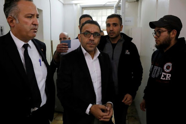 الاحتلال يستدعي محافظ القدس "عدنان غيث" للتحقيق في المسكوبية